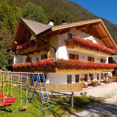 Bed and Breakfast Garni Bergland Racines Zewnętrze zdjęcie