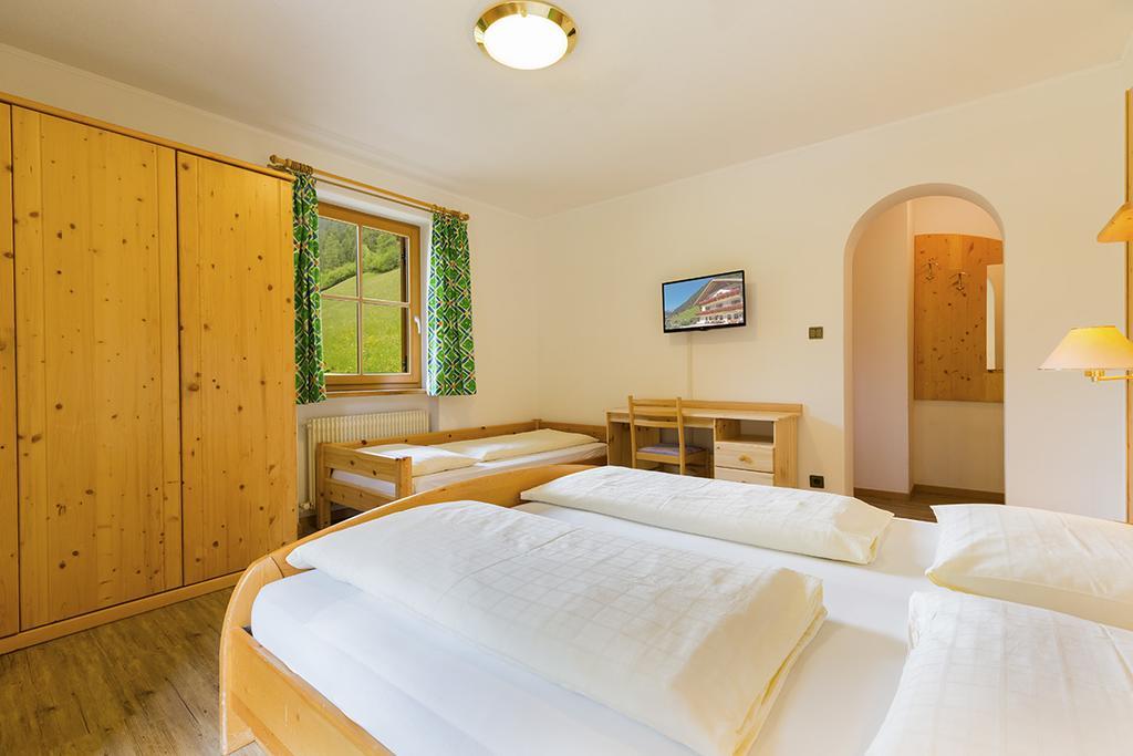 Bed and Breakfast Garni Bergland Racines Zewnętrze zdjęcie