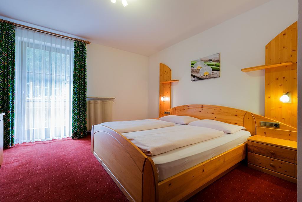 Bed and Breakfast Garni Bergland Racines Zewnętrze zdjęcie