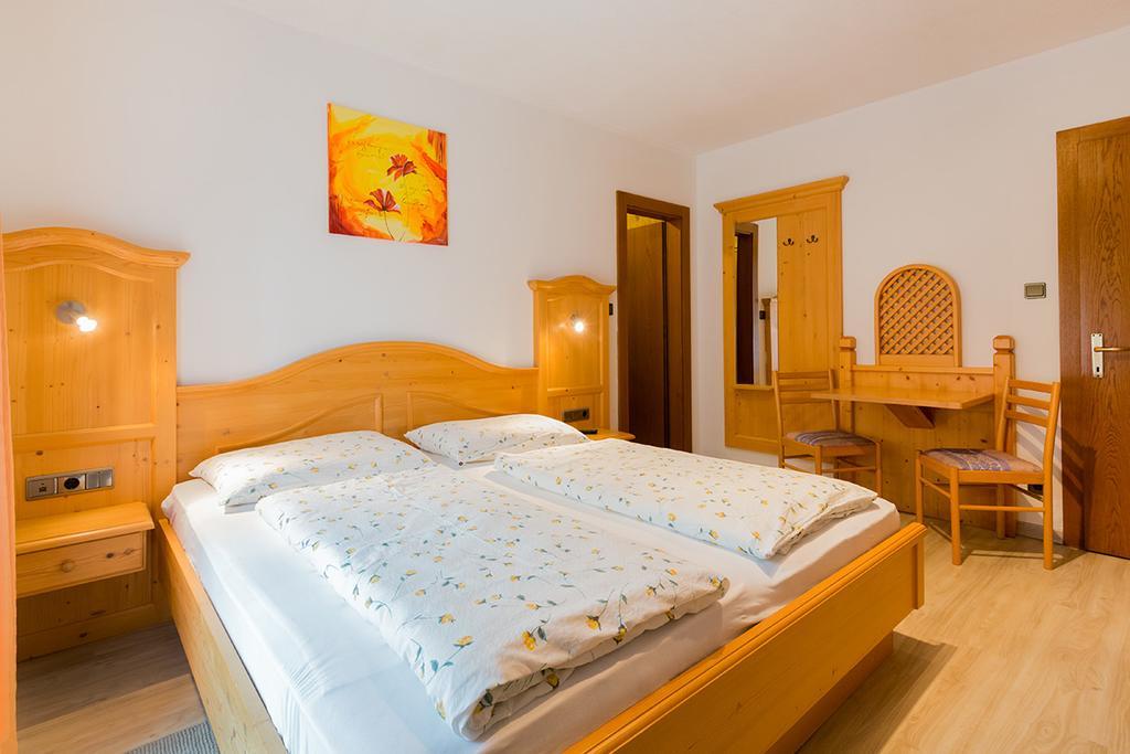 Bed and Breakfast Garni Bergland Racines Zewnętrze zdjęcie