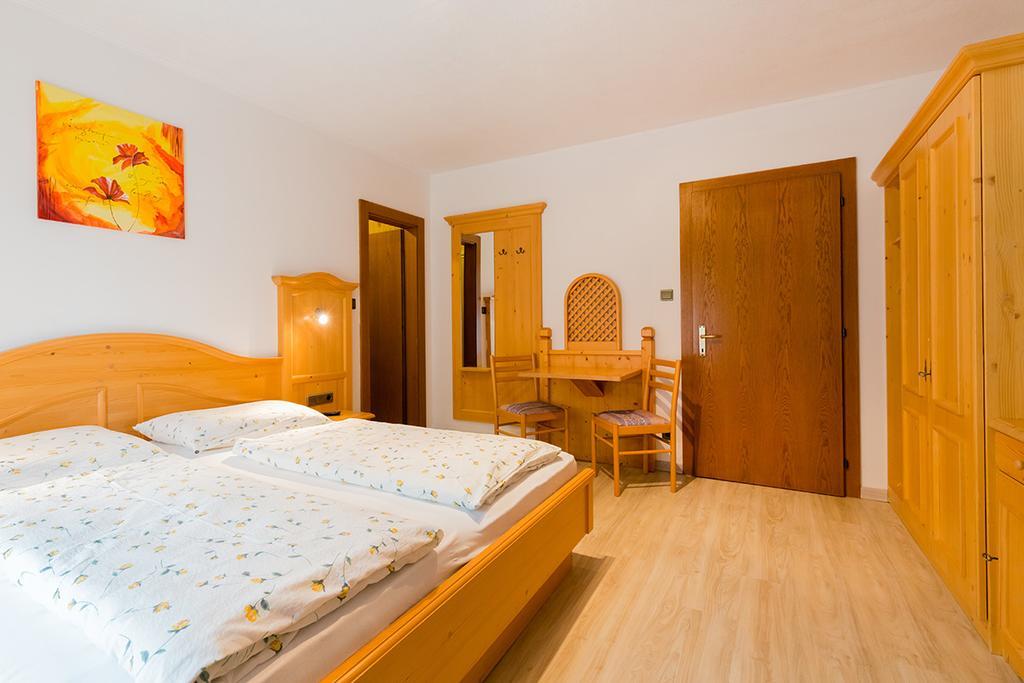 Bed and Breakfast Garni Bergland Racines Zewnętrze zdjęcie